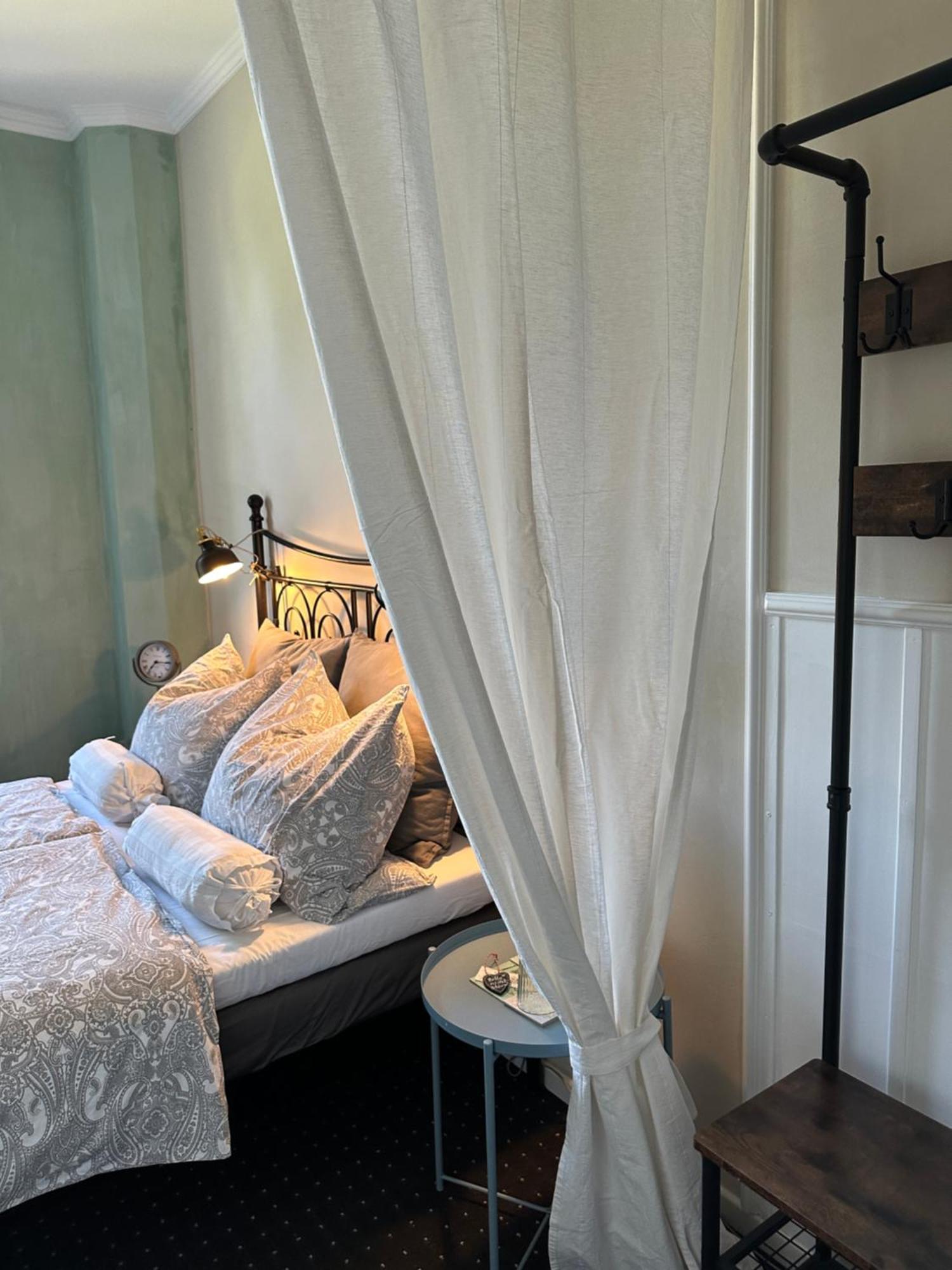 Barmstedt Altes Pastorat Bed & Breakfast エクステリア 写真